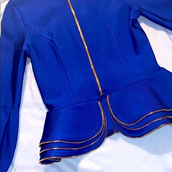 Top - Picture 2 of 3